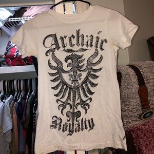 Archiac Tee